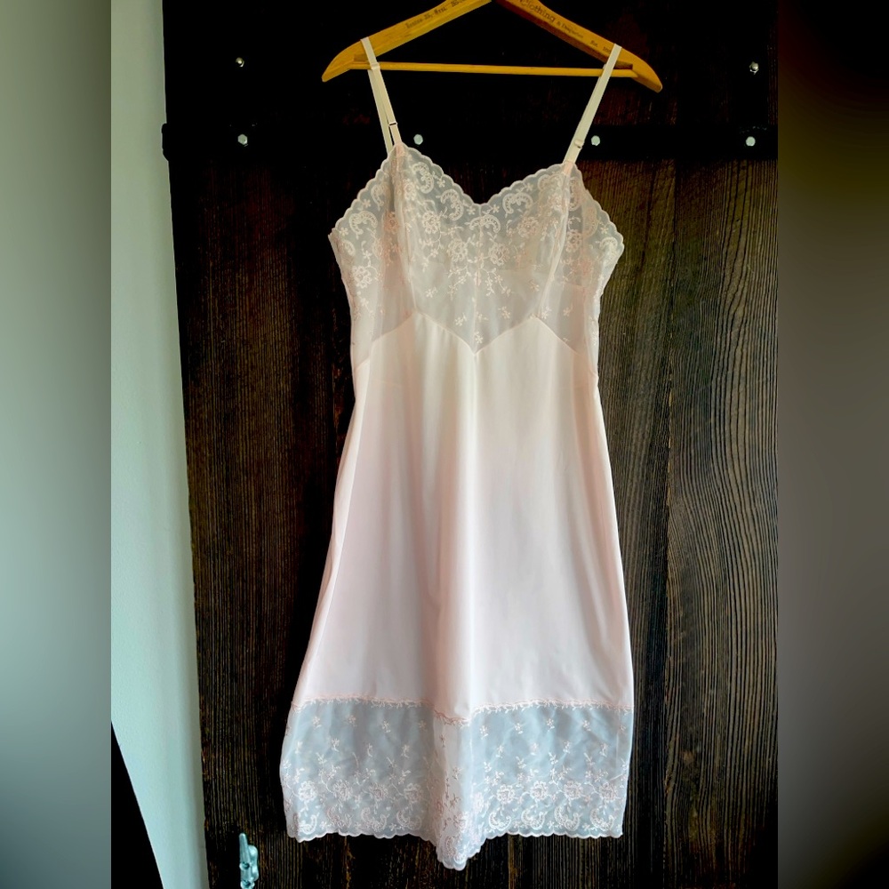 Vintage Vanity Fair Light Blue Label Blush Pink Full Slip Size 36 Lace